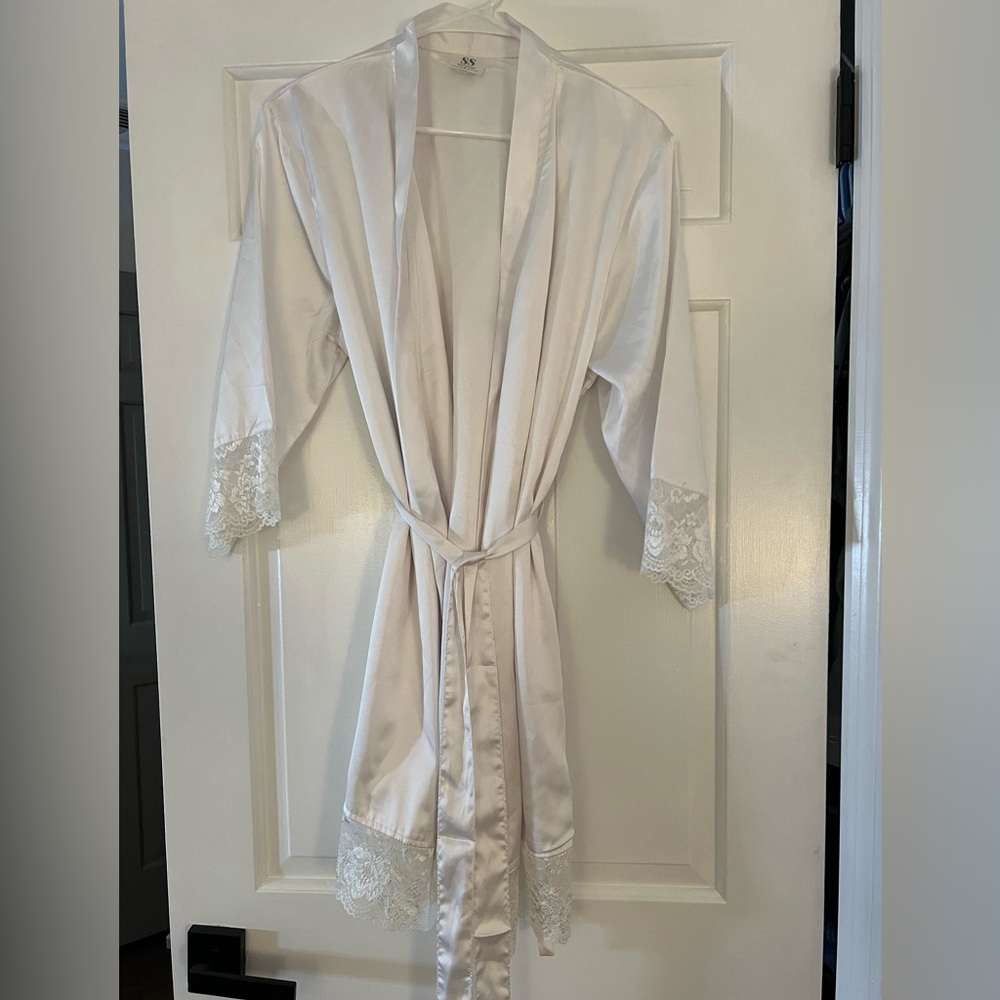 White Robe. Size XS/S